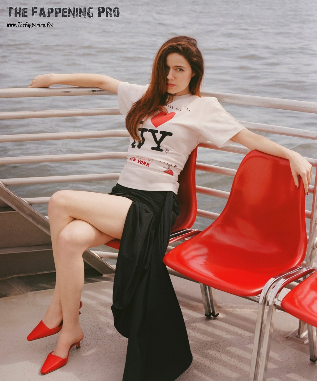 Molly Gordon Sexy