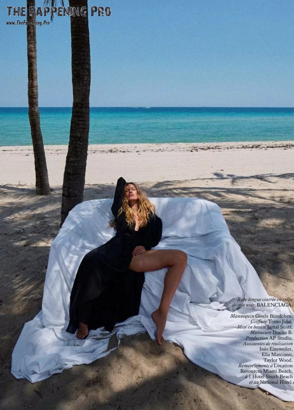 Gisele Bundchen Sexy In Vogue France 2025
