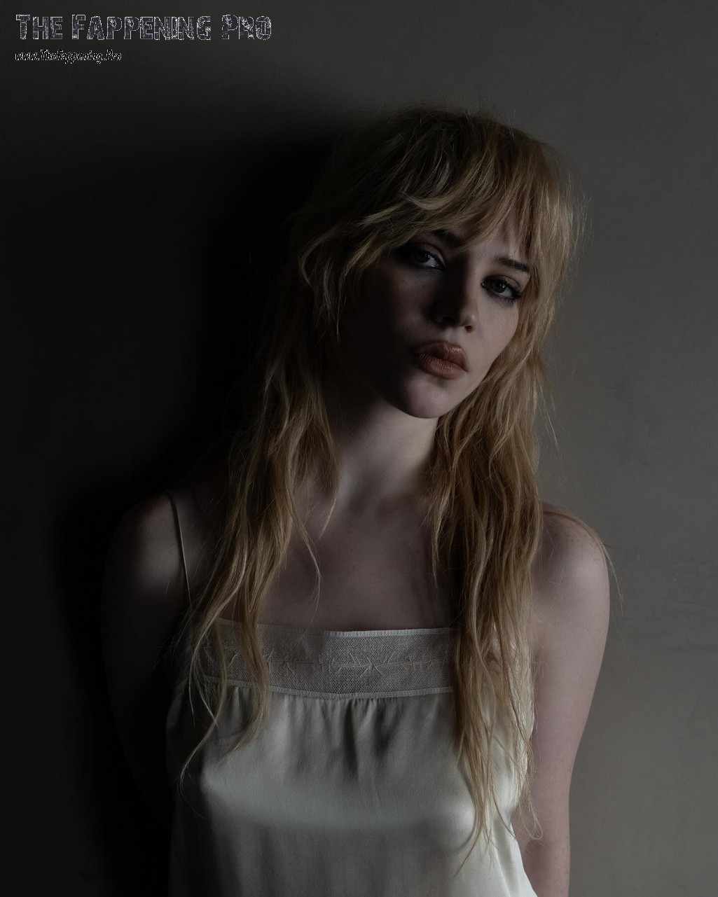 Sophie Thatcher Hot