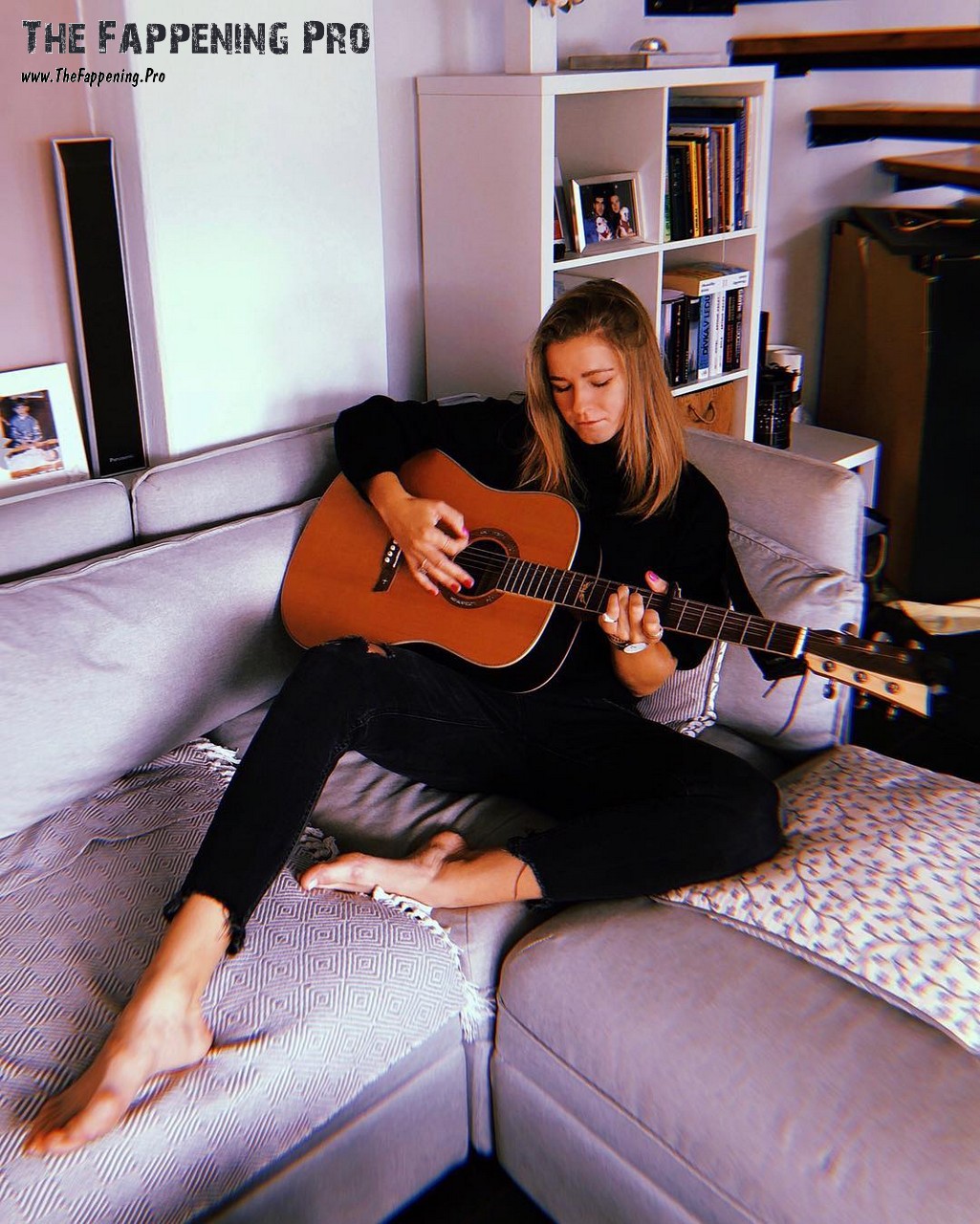 Karolina Muchova Feet