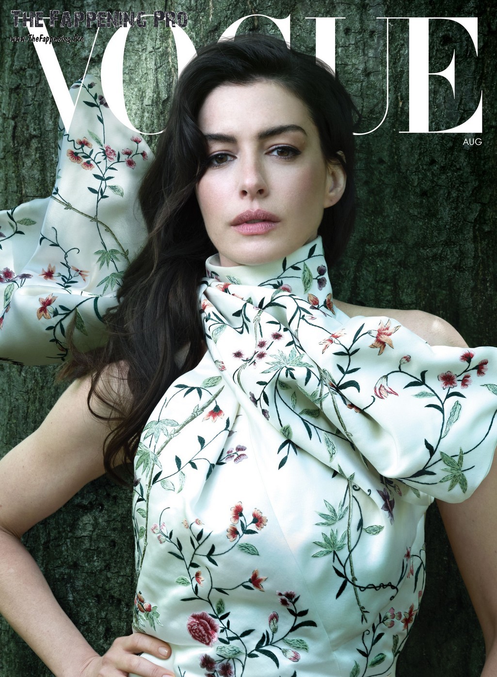 Anne Hathaway Vogue US 2025