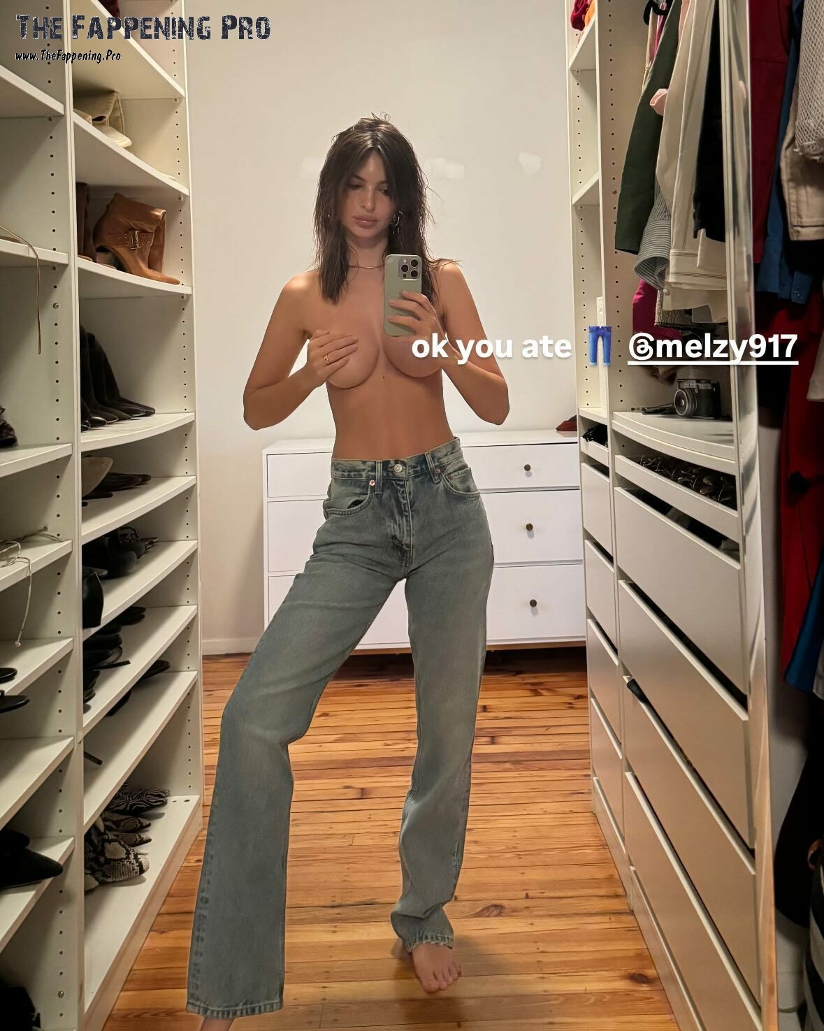 Emily Ratajkowski Nude