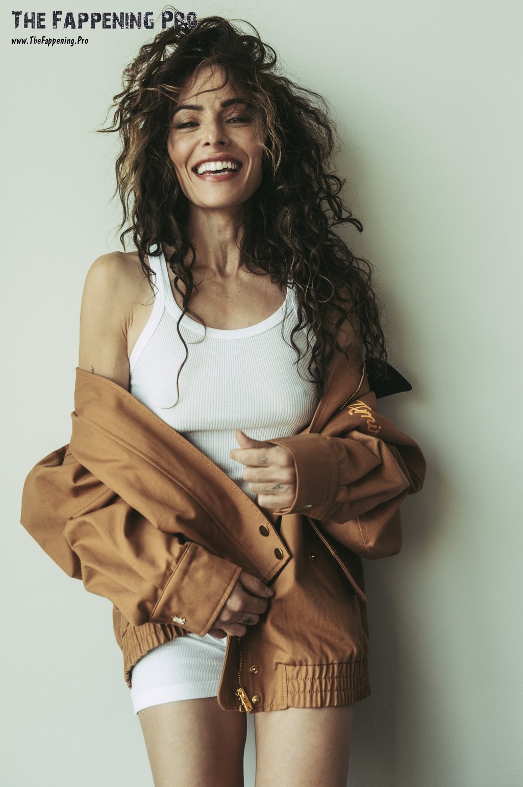 Sarah Shahi Braless