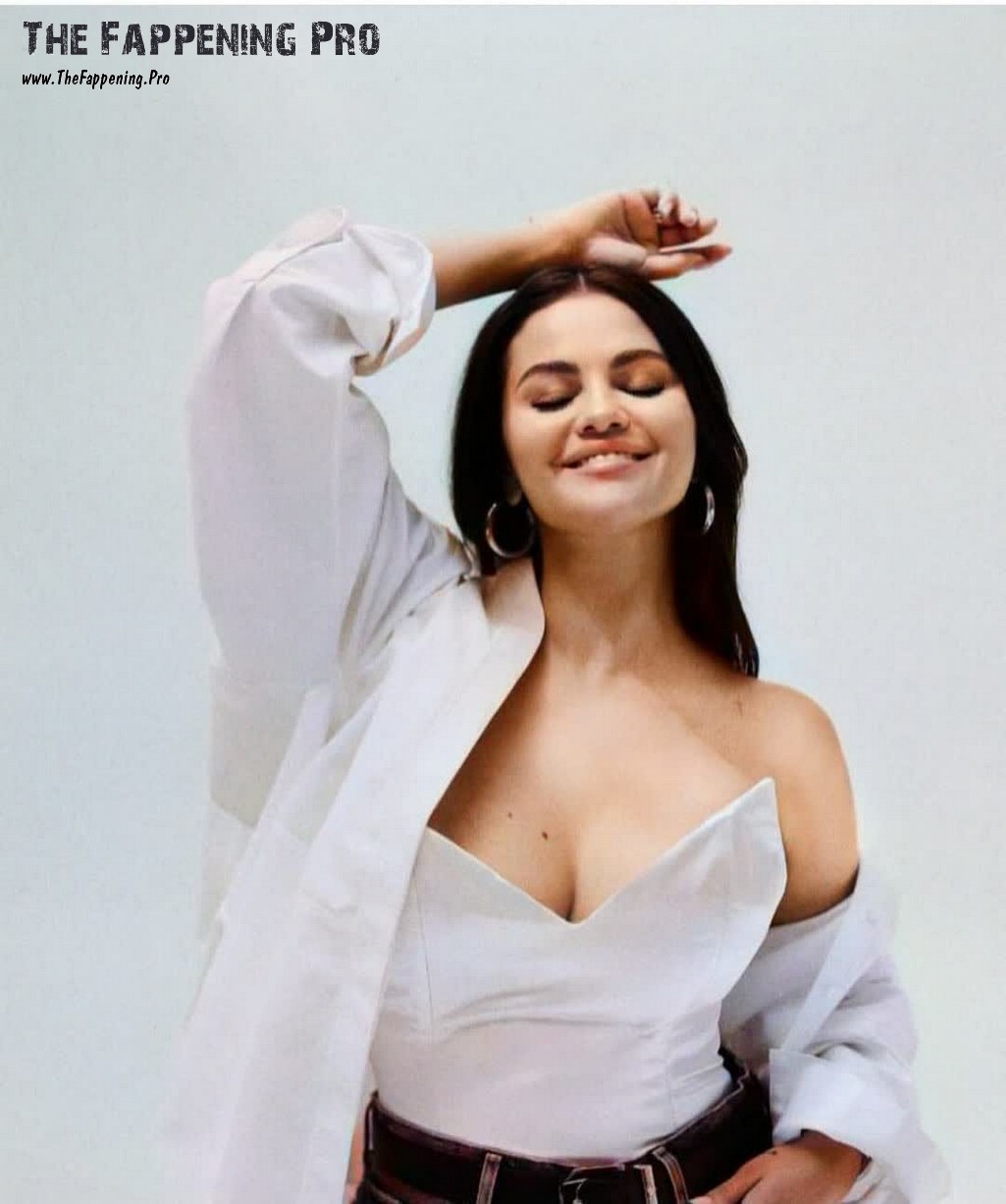 Selena Gomez Big Tits