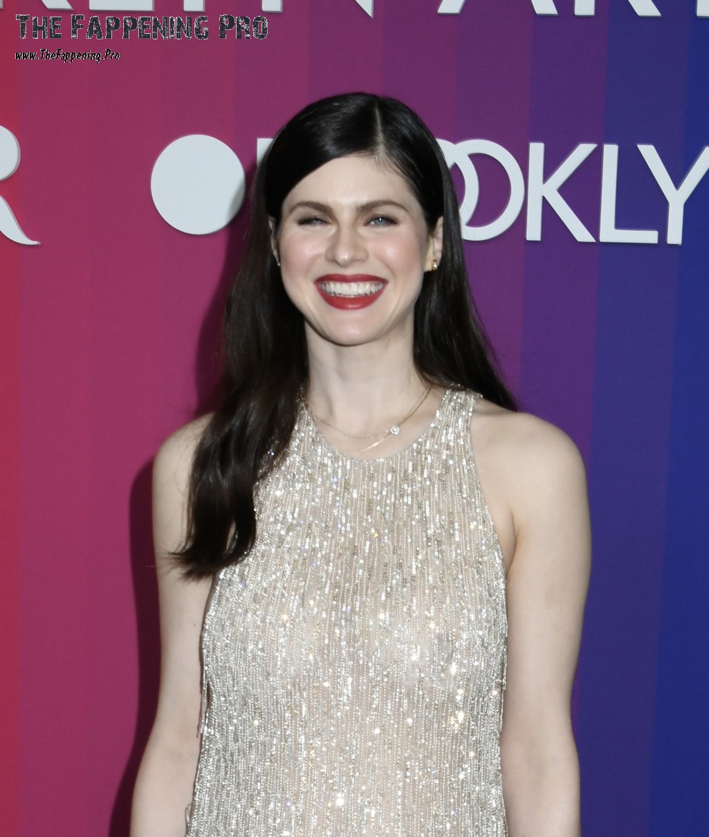 Alexandra Daddario Tits