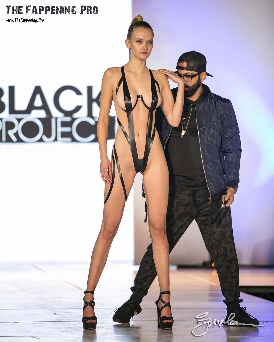 Anna Fischer Sexy Catwalk