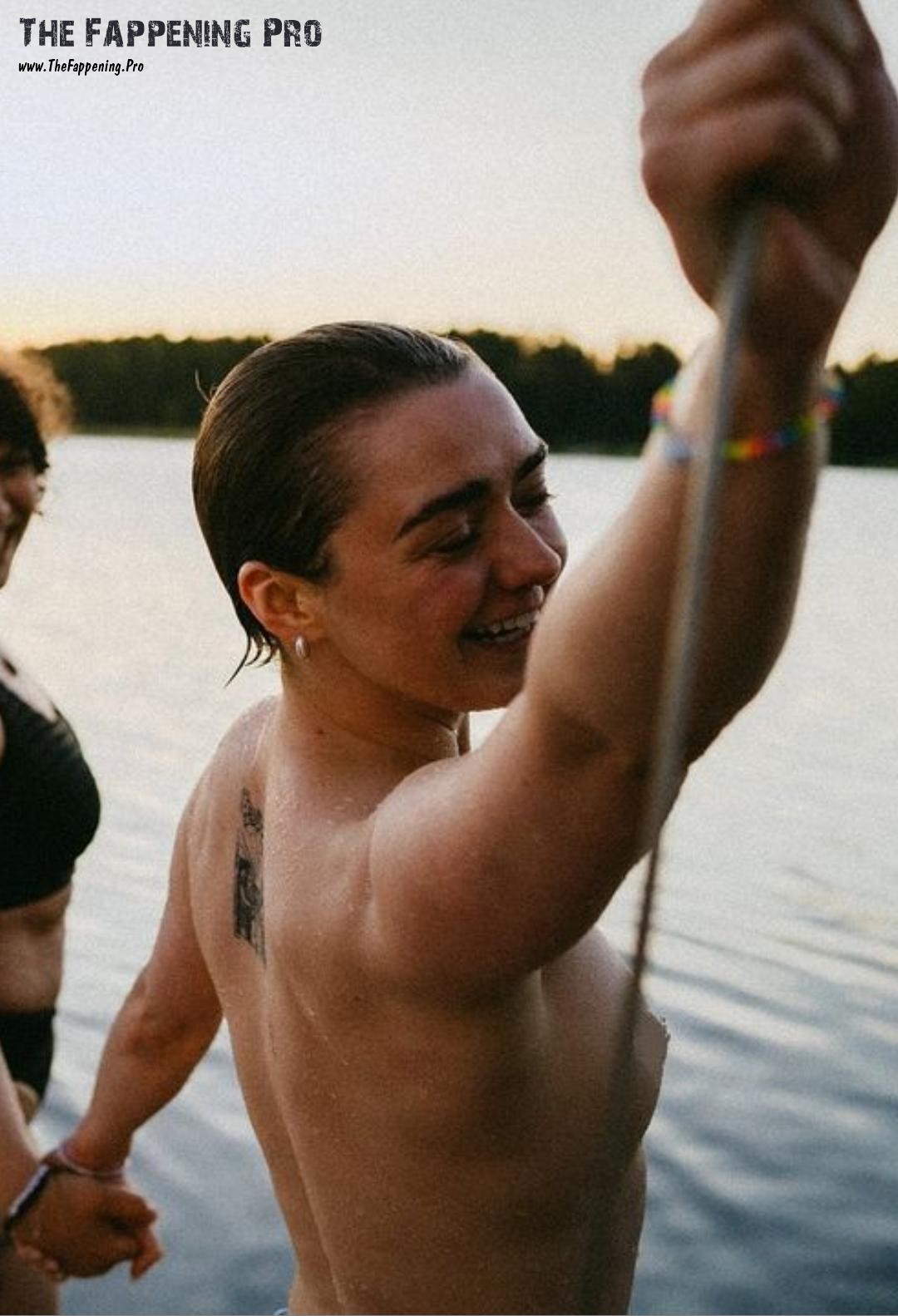 Maisie Williams Nude