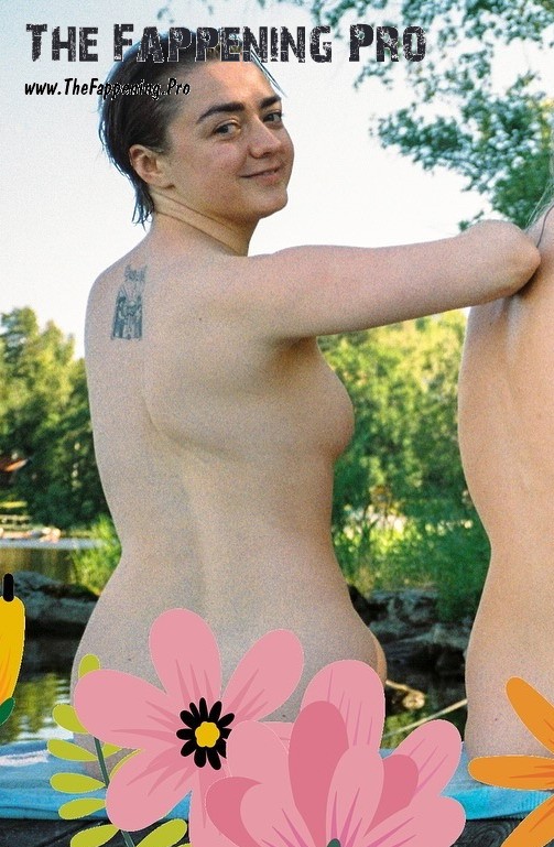 Maisie Williams Topless