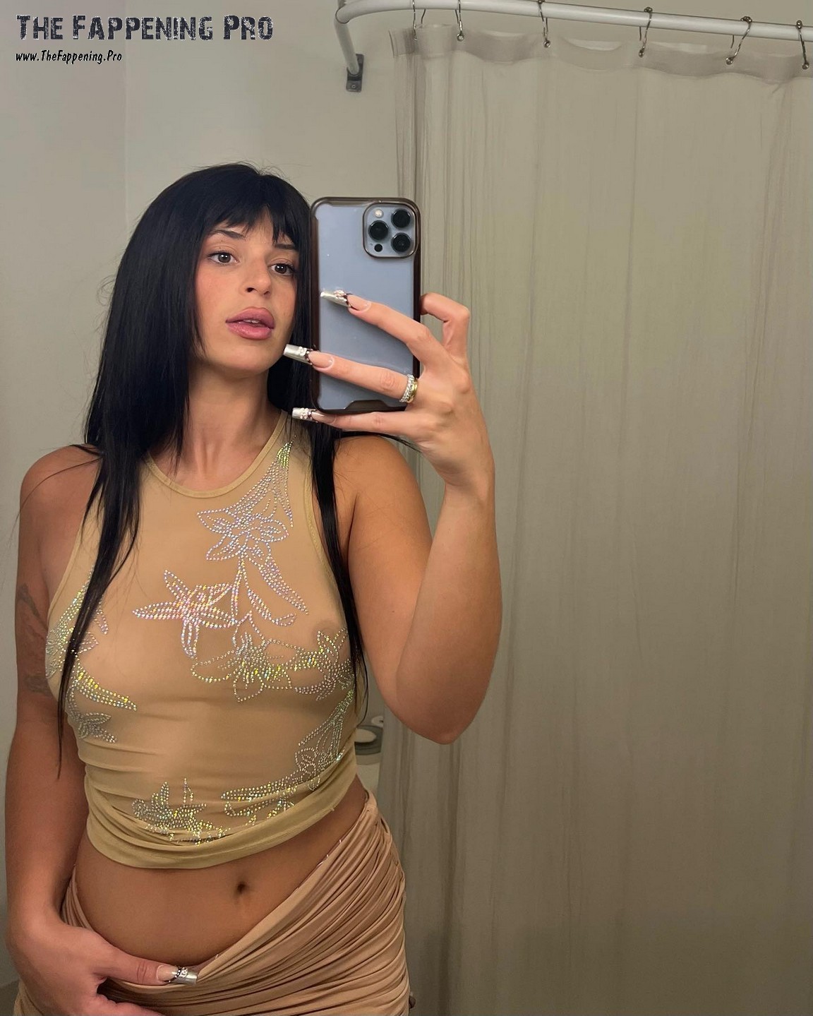 Nathy Peluso Leaked Selfie