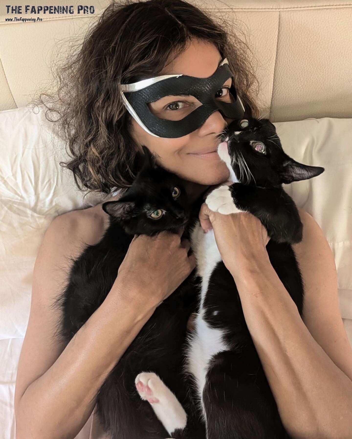 Halle Berry Sexy