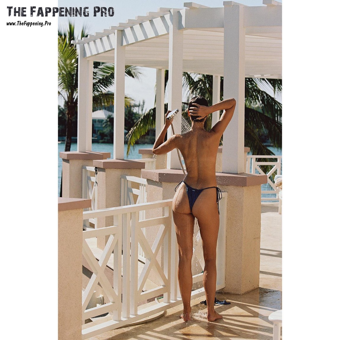 Taylor Hill Topless Bareback