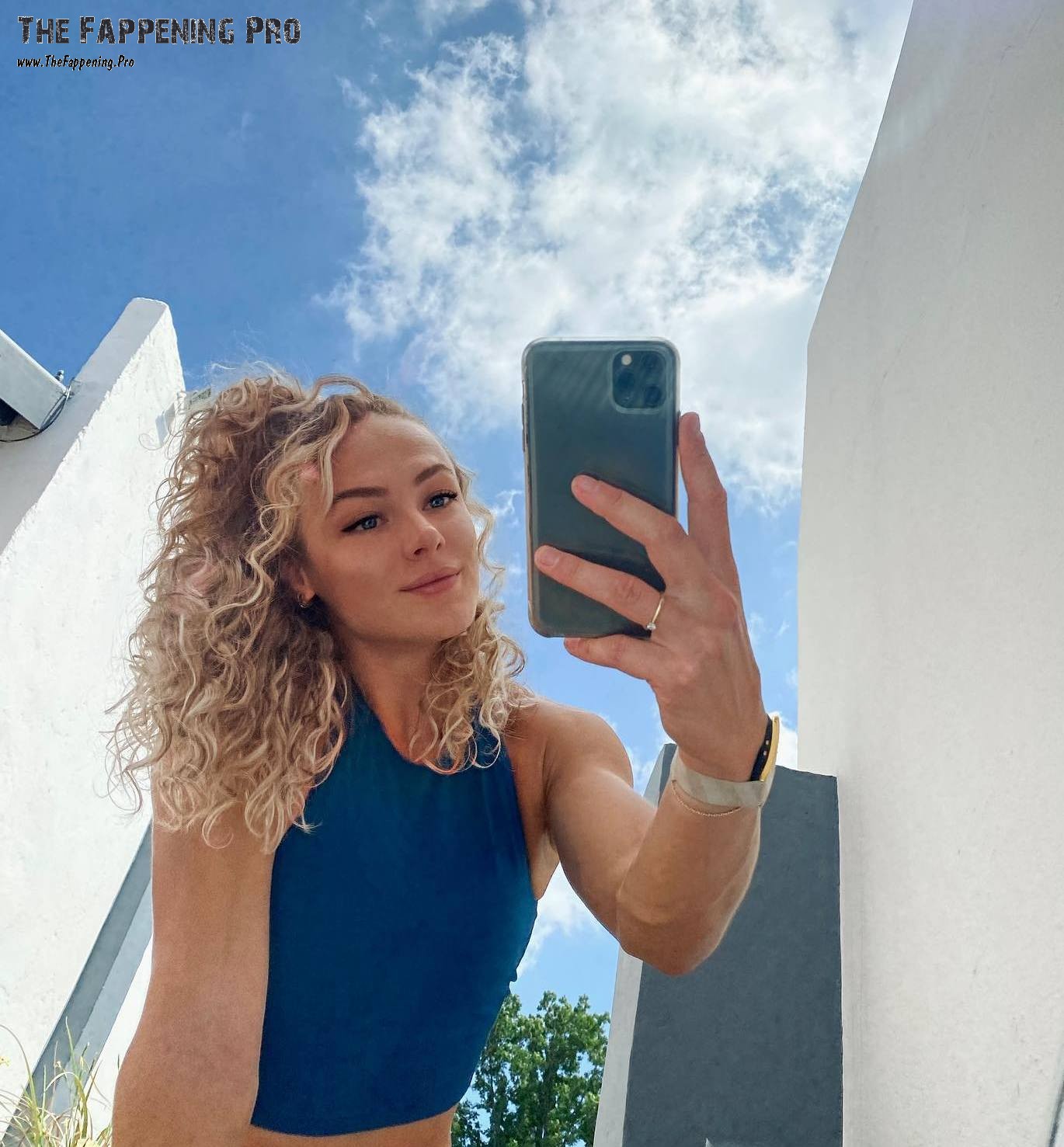 Lieke Klaver Pretty On Selfie