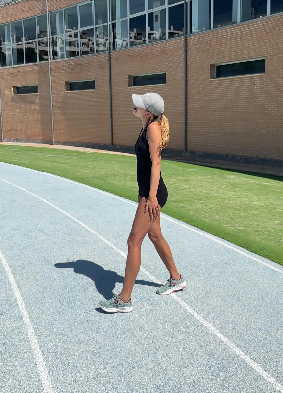 Embla Matilde Njerve Leggy