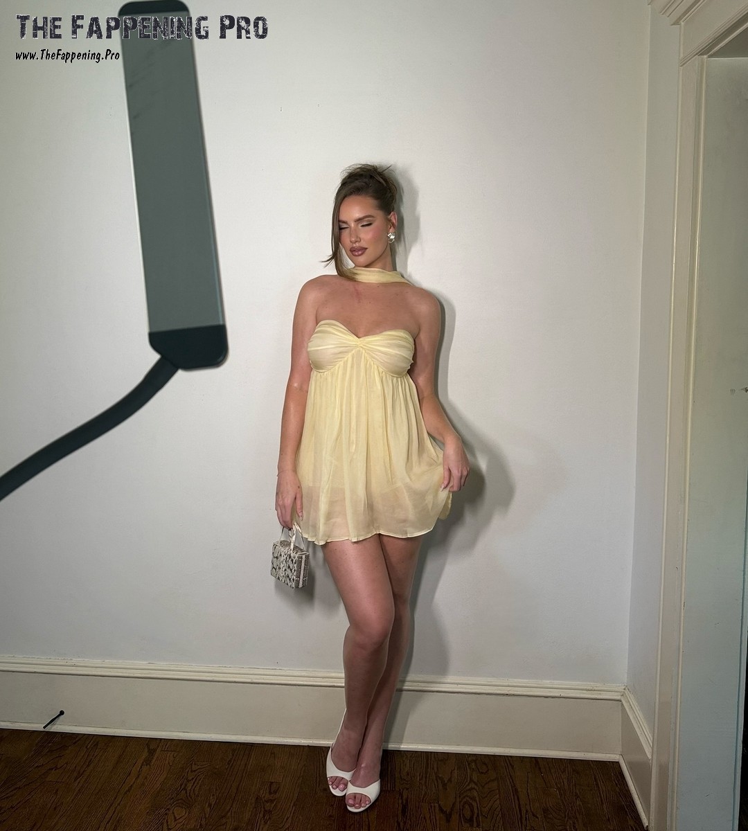 Maddy Cloud Sexy In Wardrobe