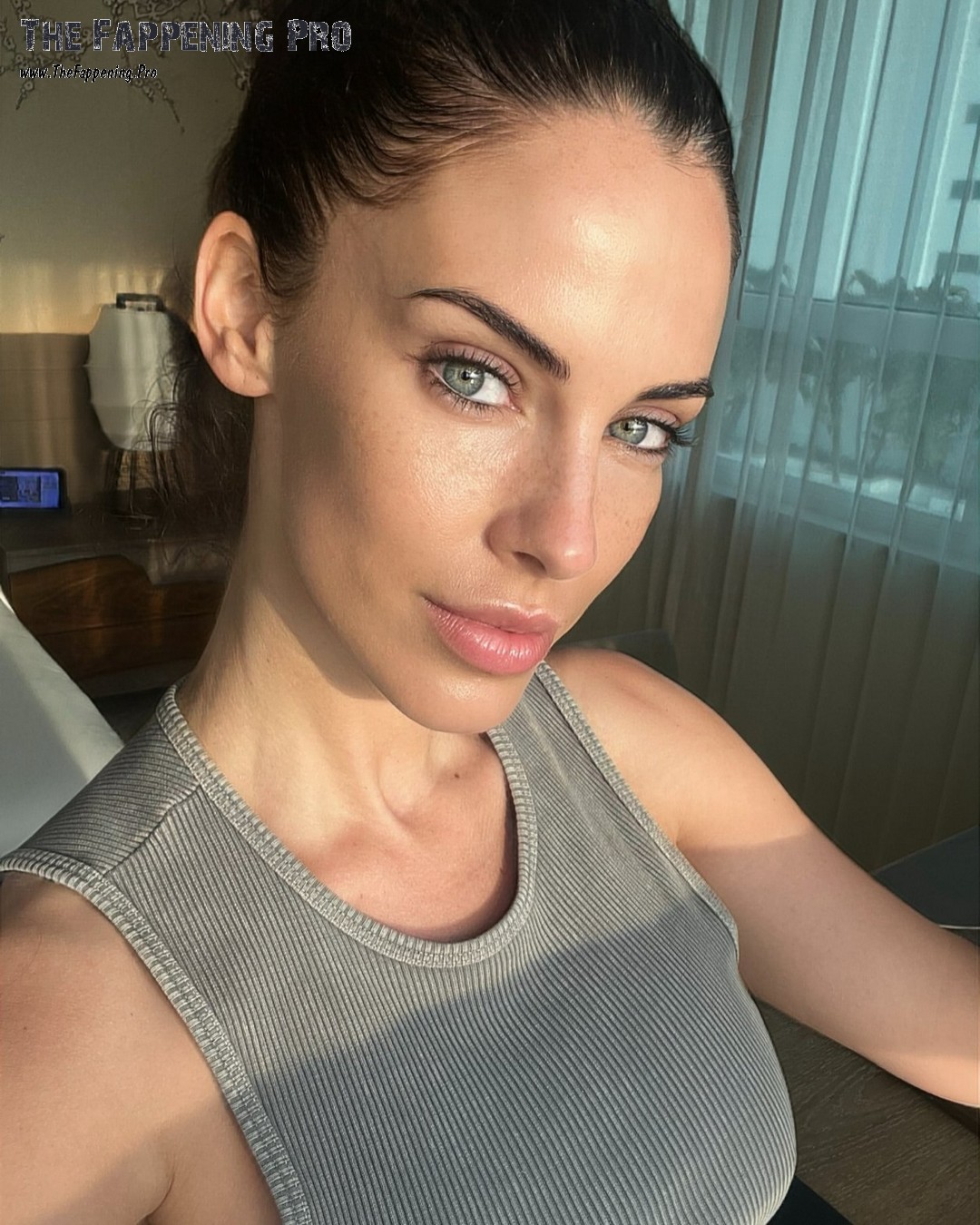 Jessica Lowndes 