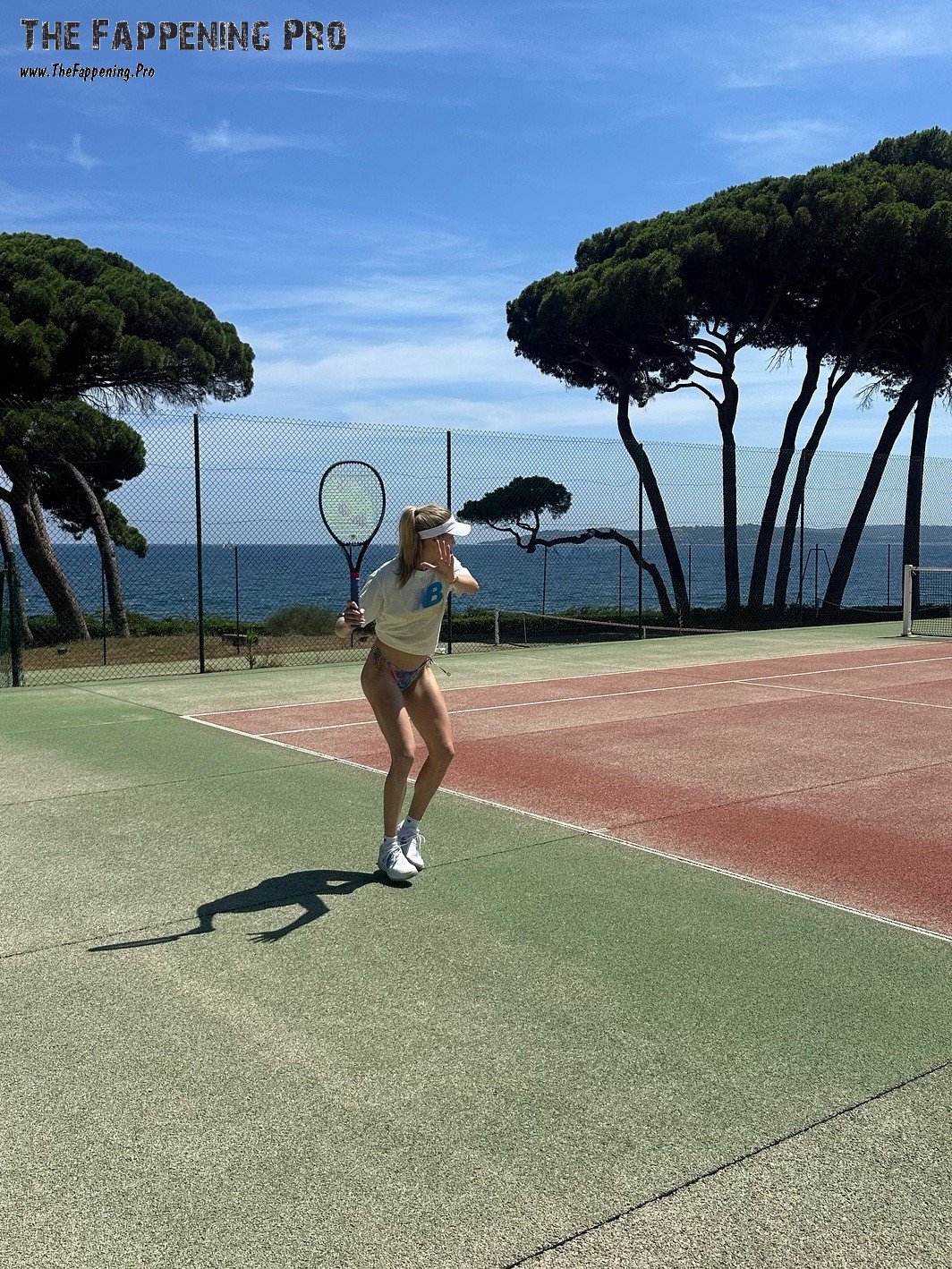 Eugenie Bouchard Sexy And Leggy (6 Photos)