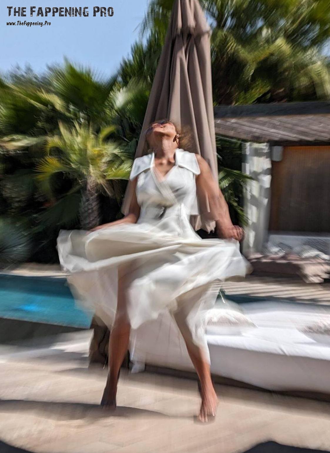 Halle Berry Sexy