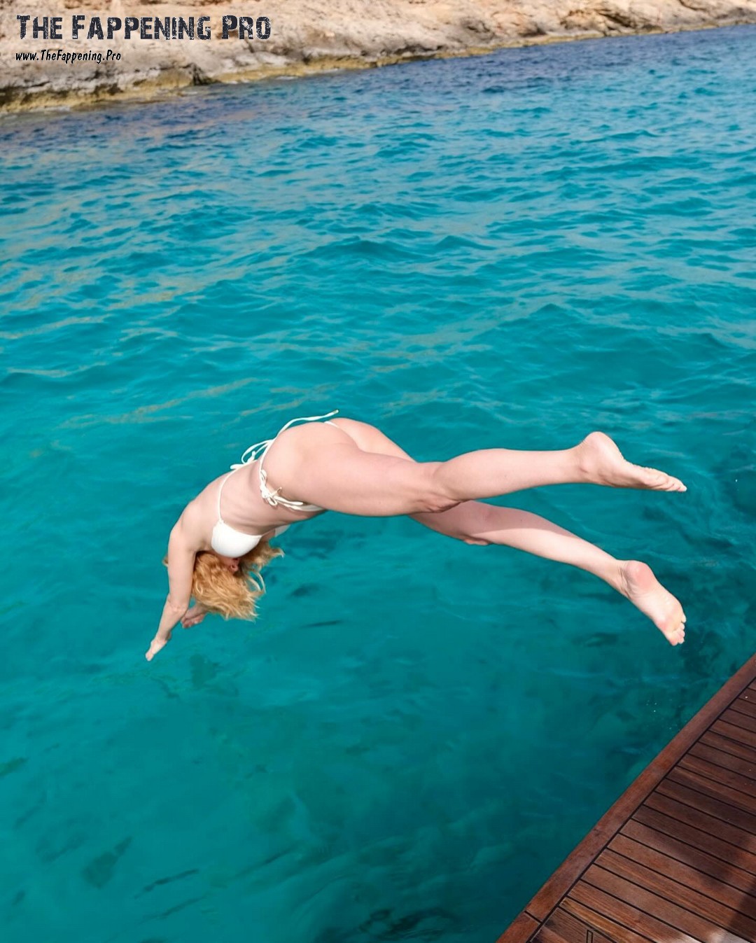 Heather Graham Bare Feet