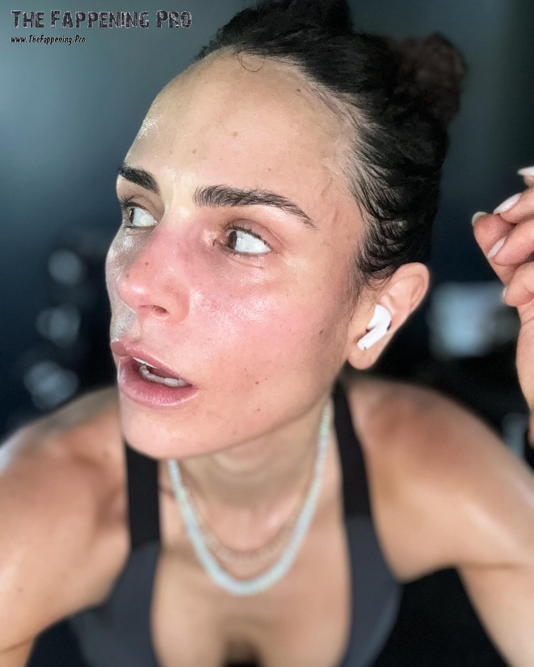 Jordana Brewster Sweaty Tits