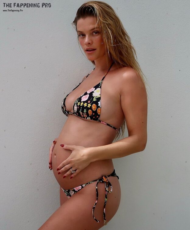 Nina Agdal Sexy Pregnant