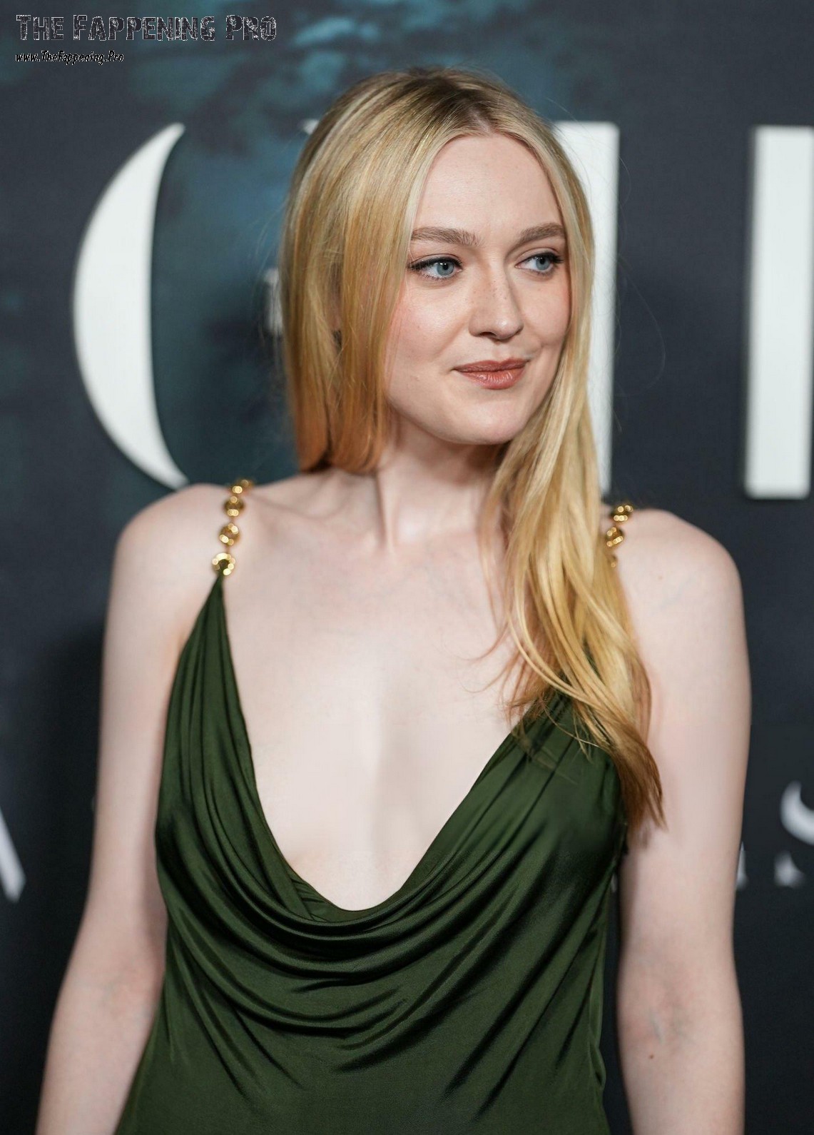 Dakota Fanning Tits