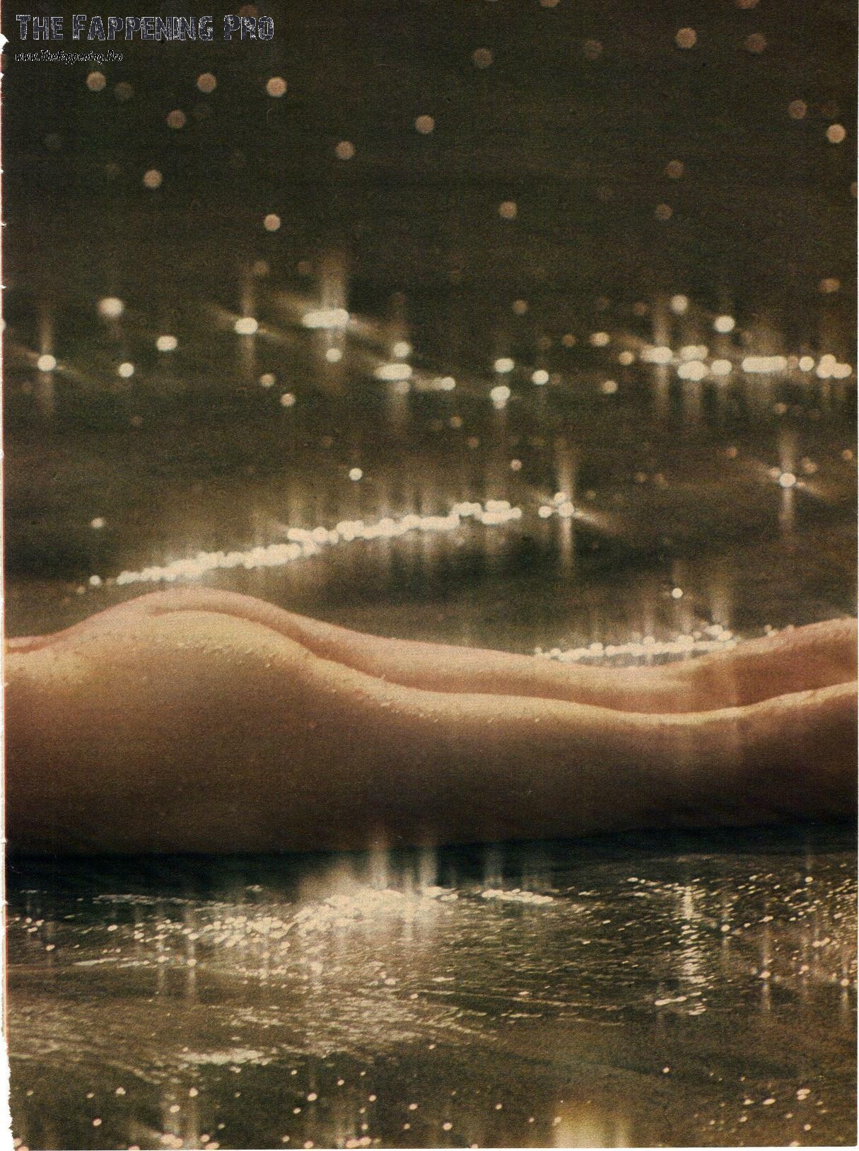 Kim Basinger Ass