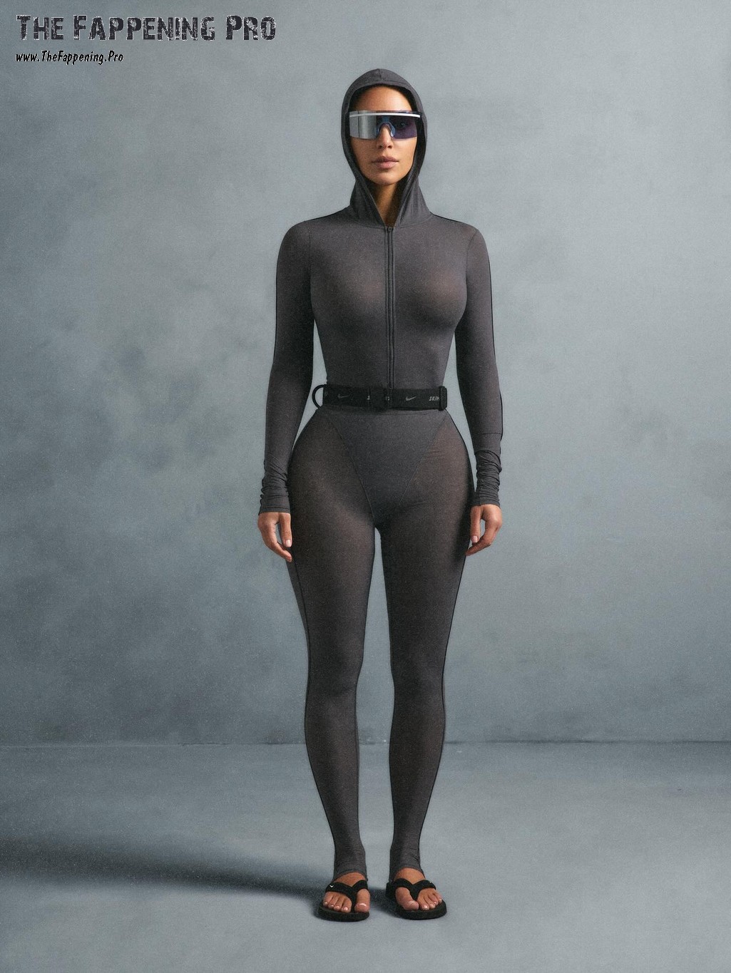 Kim Kardashian Sexy In Tight Leggings