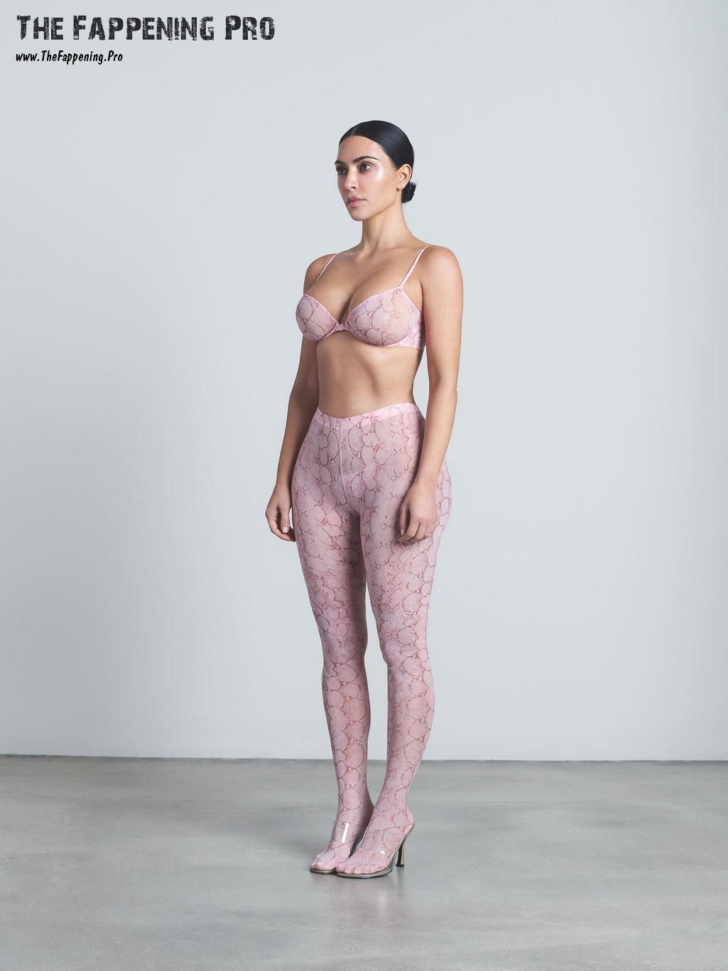 Kim Kardashian Sexy In Tight Nylon
