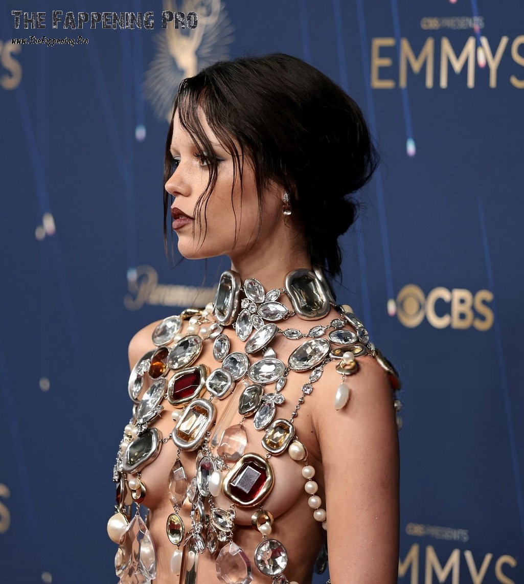 Jenna Ortega Boobs