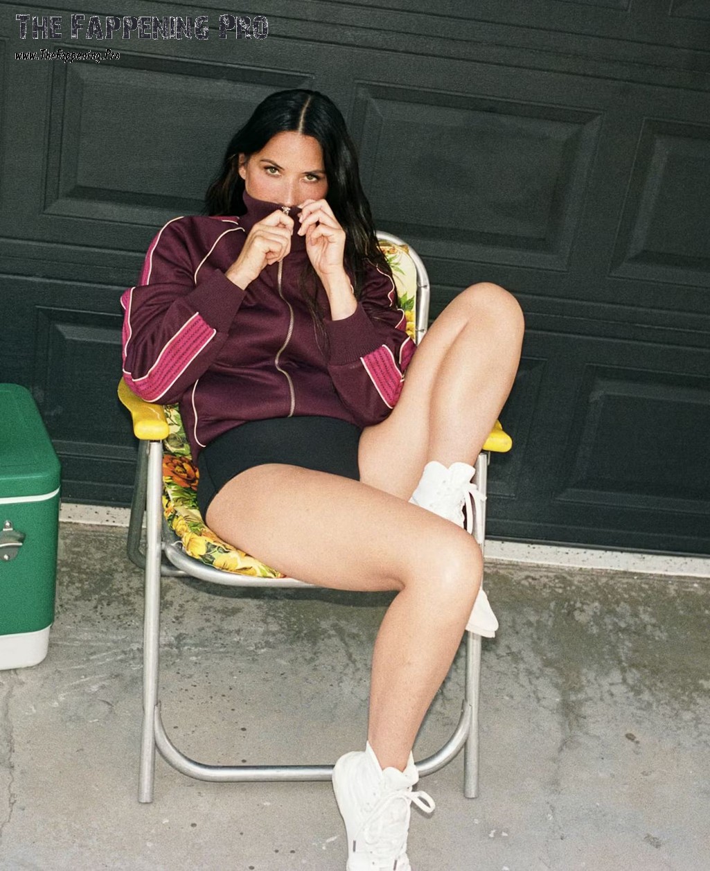 Olivia Munn Leggy