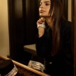 Emily Ratajkowski Tits In Deep Cleavage Exposed (11 Photos)