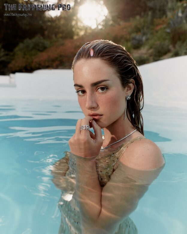 Grace Van Patten Sexy