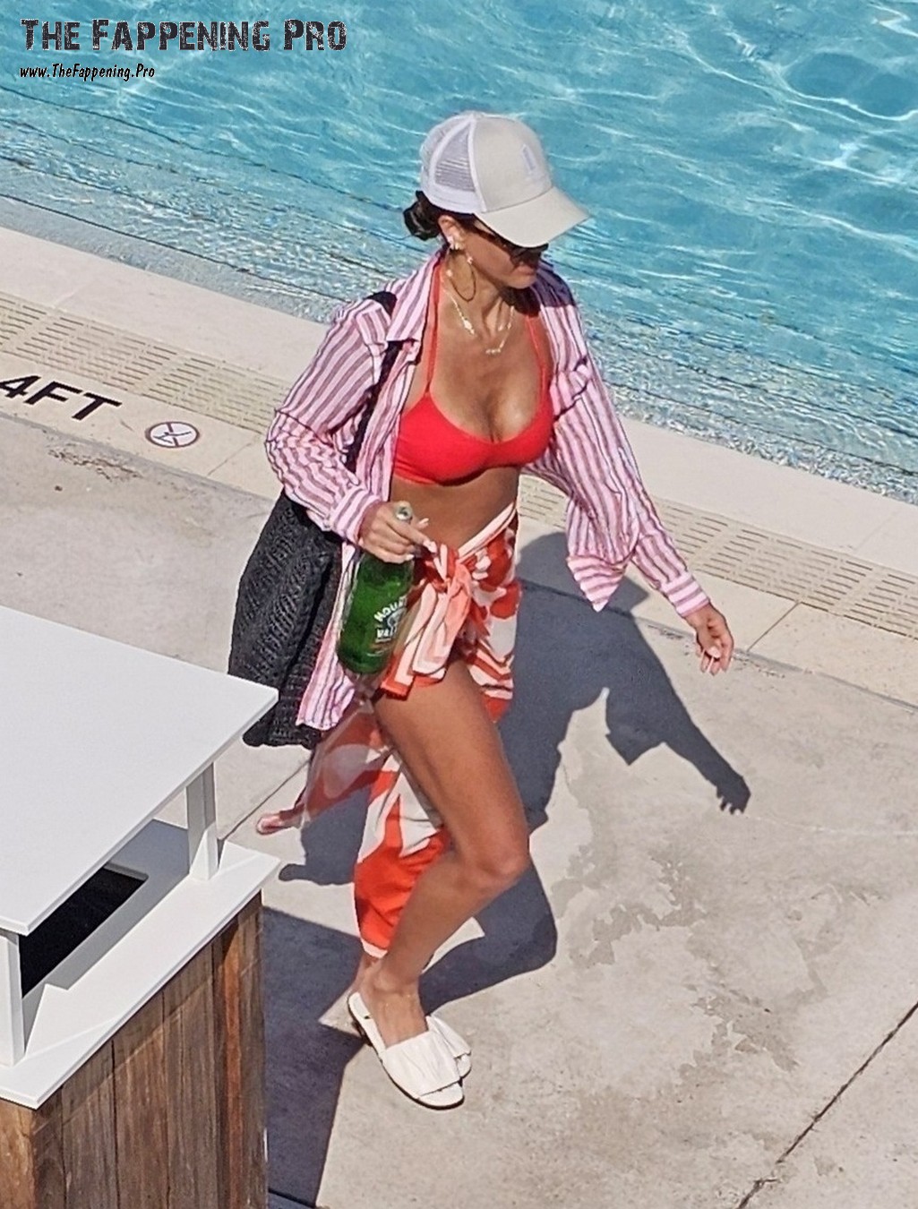 Jessica Alba By Paparazzi