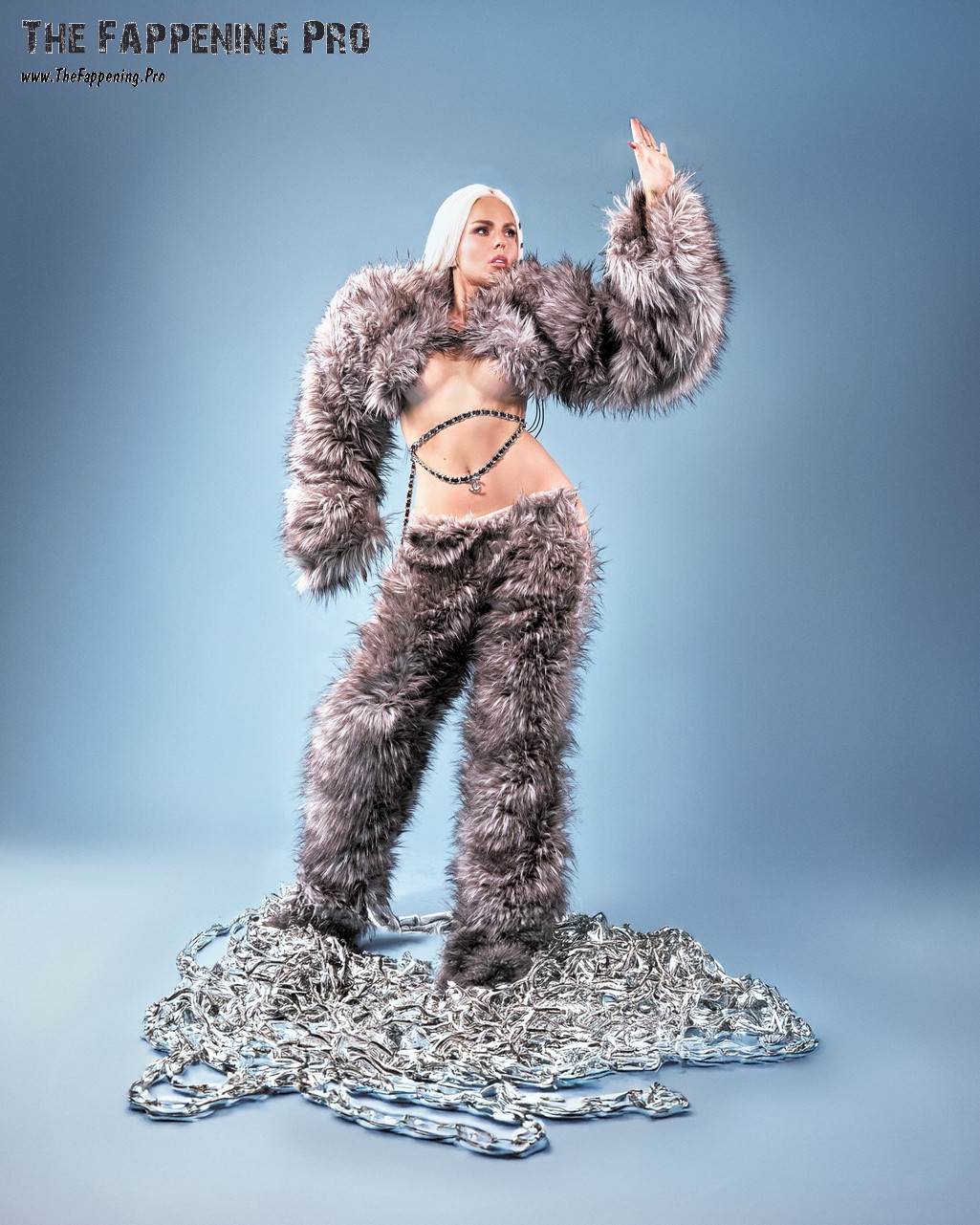 Tallia Storm Sexy For "Take It Off" Premiere 