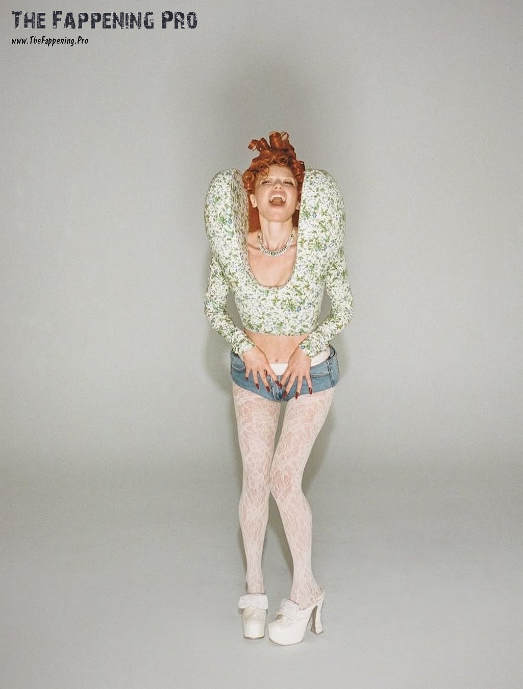 Natasha Lyonne Sexy In White Stockings