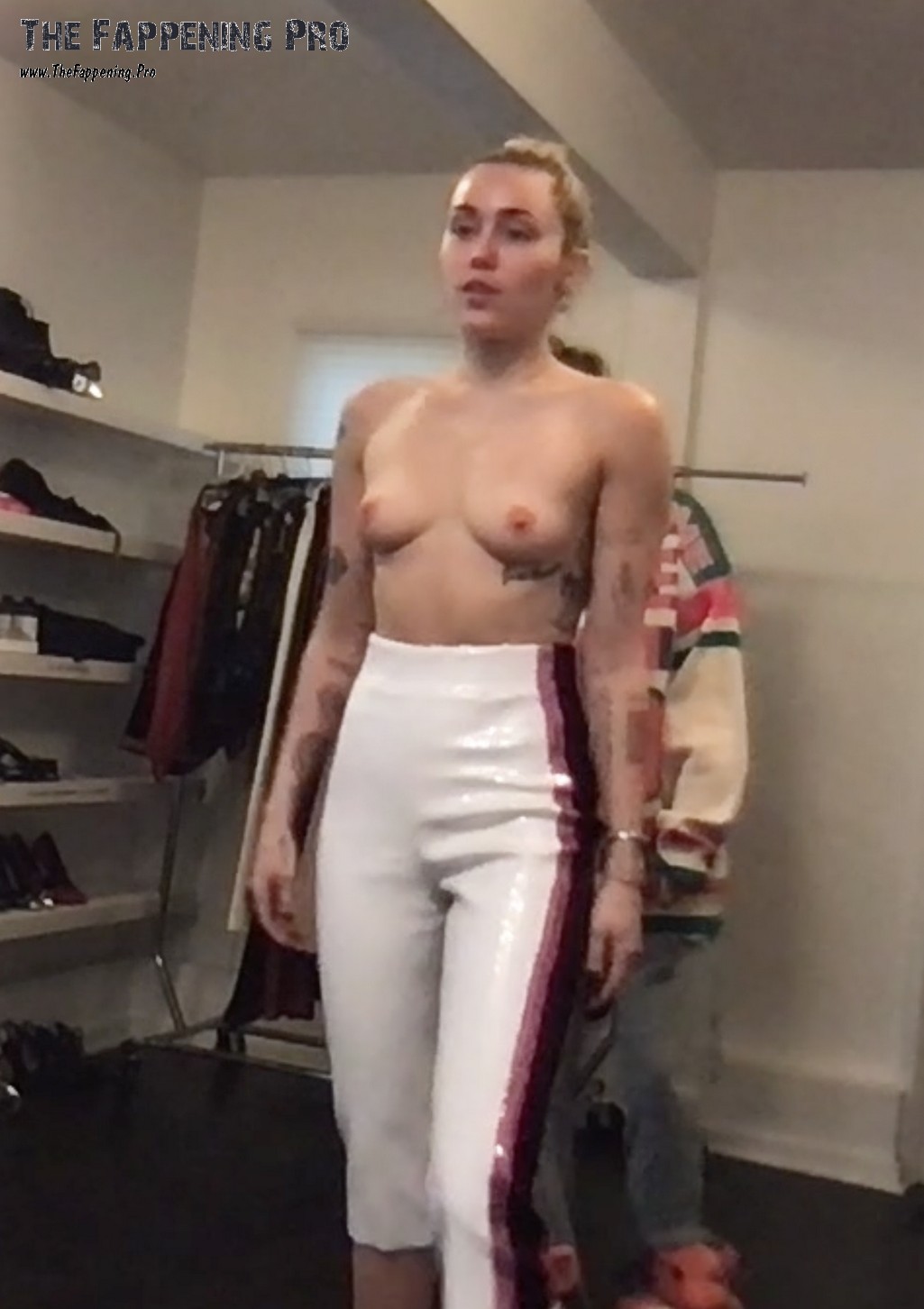 Miley Cyrus Naked At SuperBowl Hidden Camera