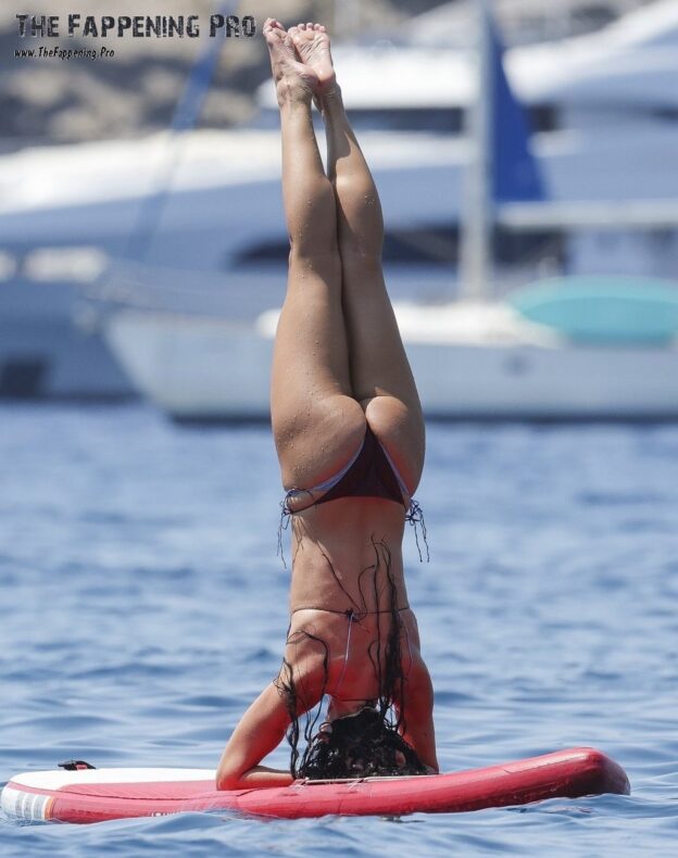 Dua Lipa Sexy Posing Barefoot (17 Photos)