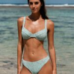 Emily Feld Sexy In Revealing Bikini (15 Photos)