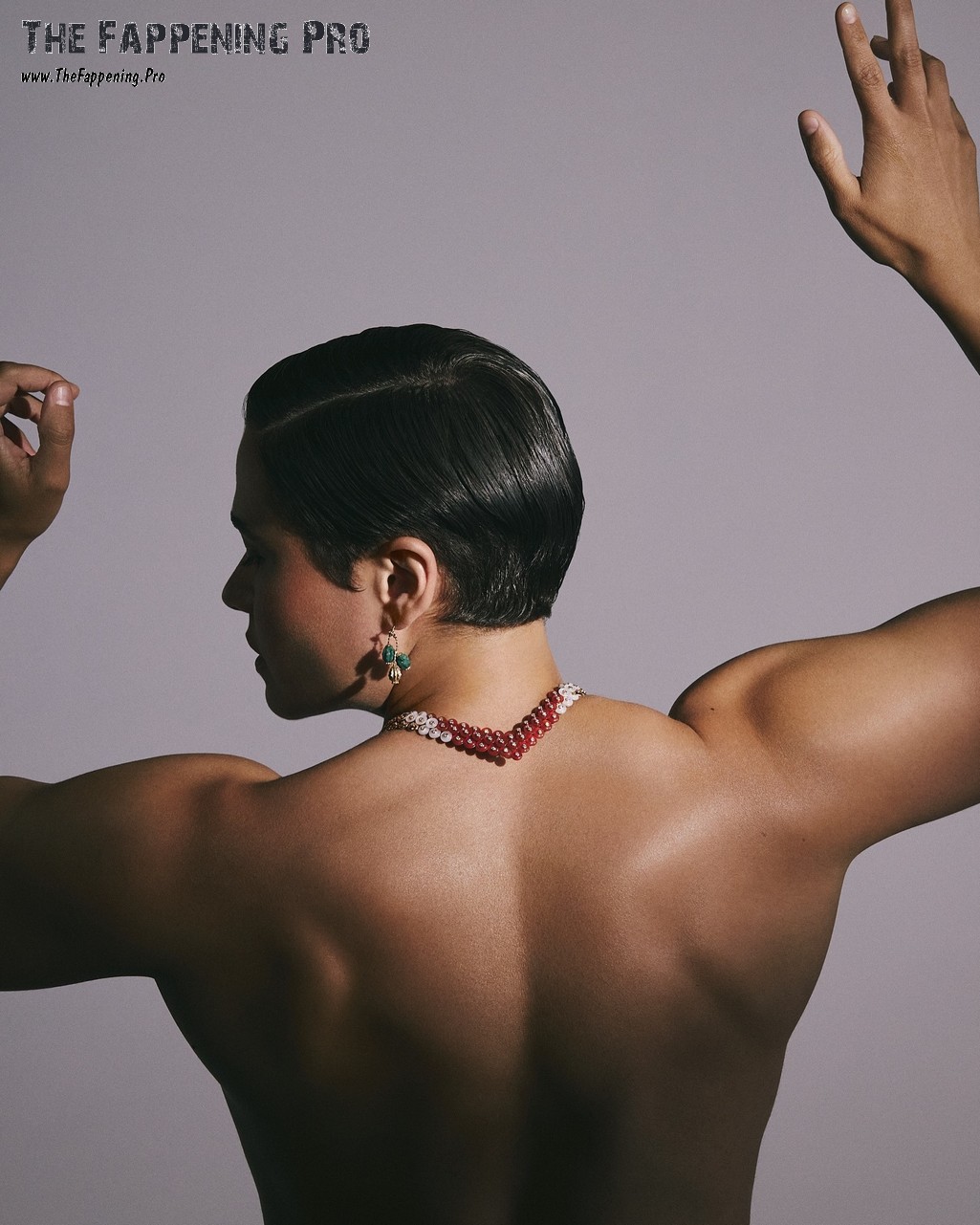 Katy O'Brian Nudity (8 Photos)