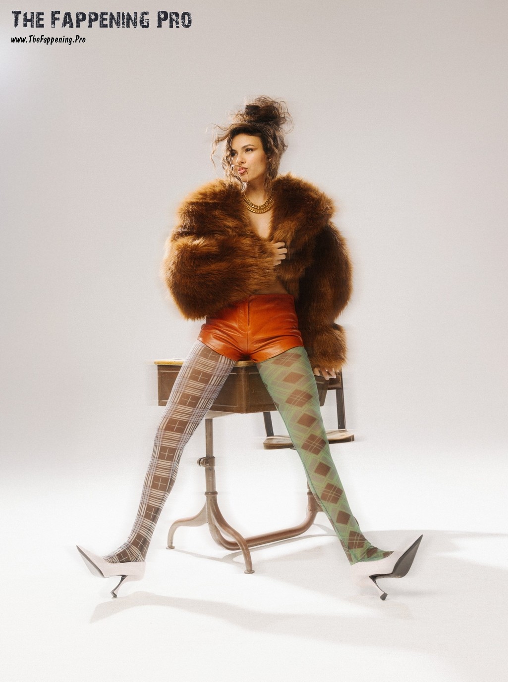 Victoria Justice Sexy in Stockings And Pantyhose (27 Photo)