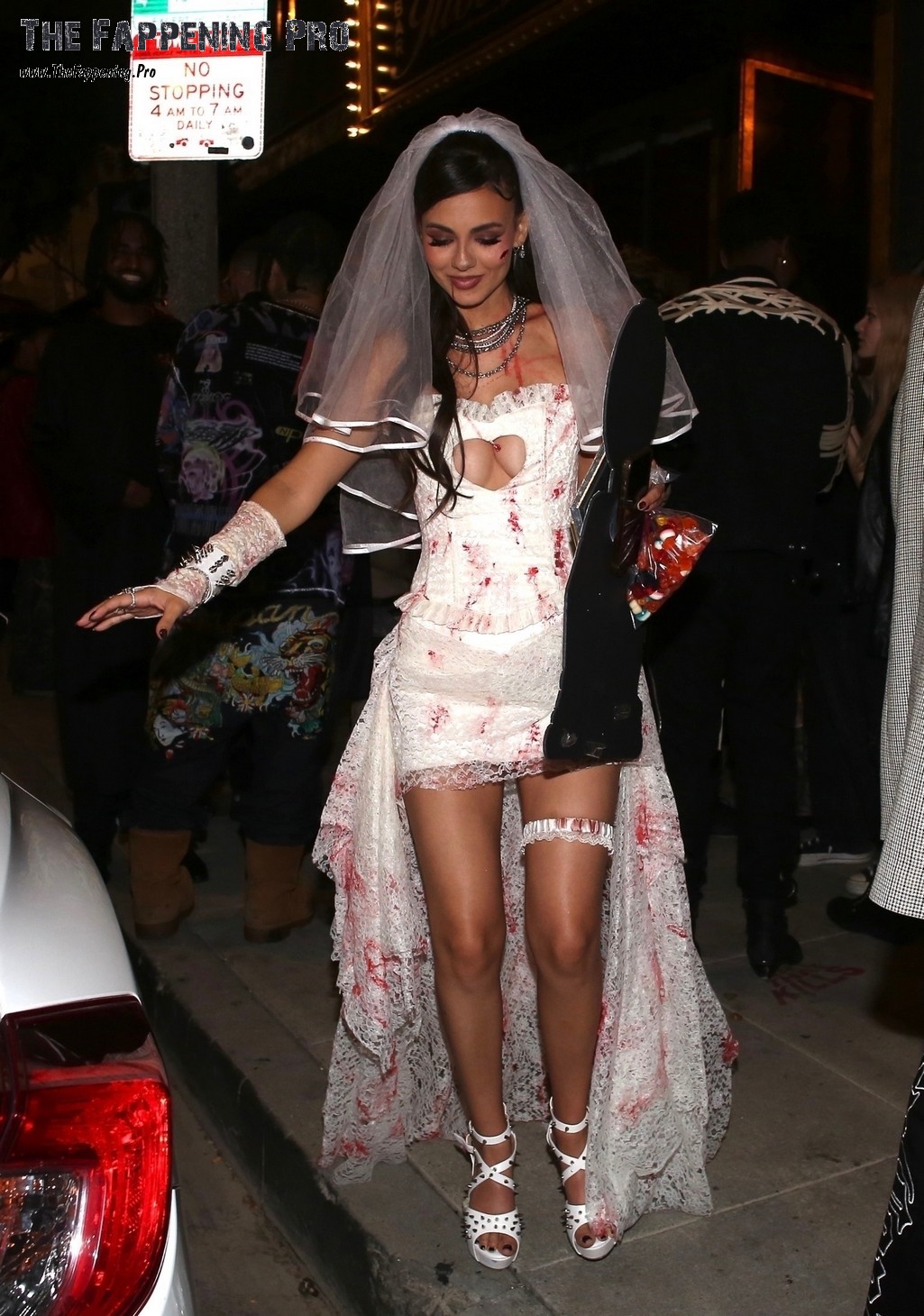 Victoria Justice Sexy Zombie-Bride