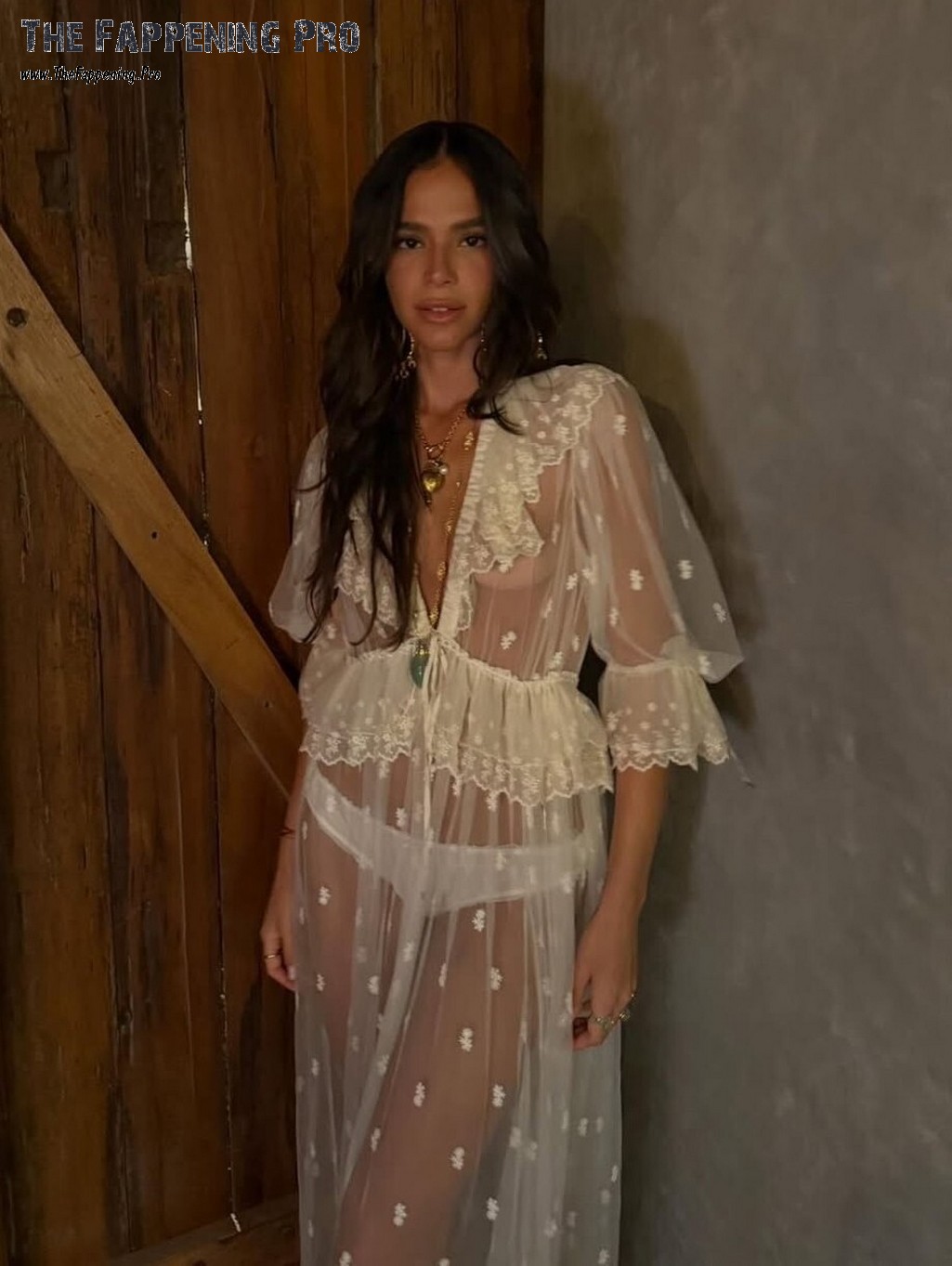 Bruna Marquezine Nude