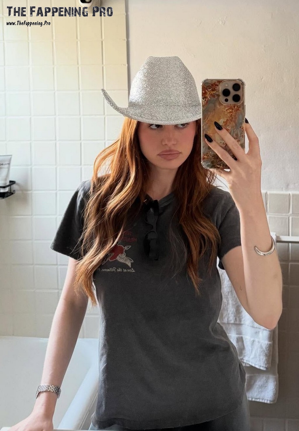 Madelaine Petsch Selfie