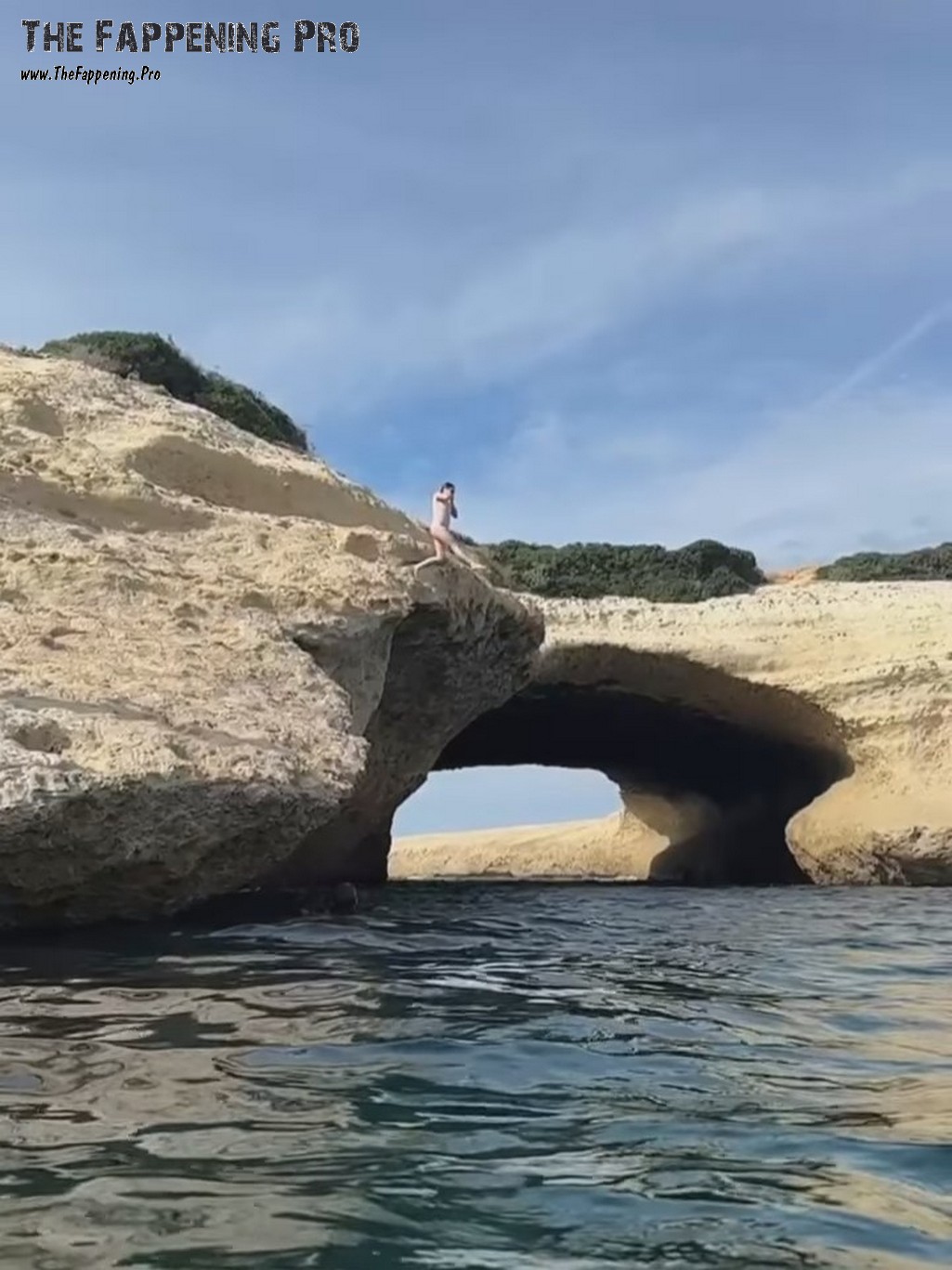 Maisie Williams Nude Deleted Content (18+ Photos)