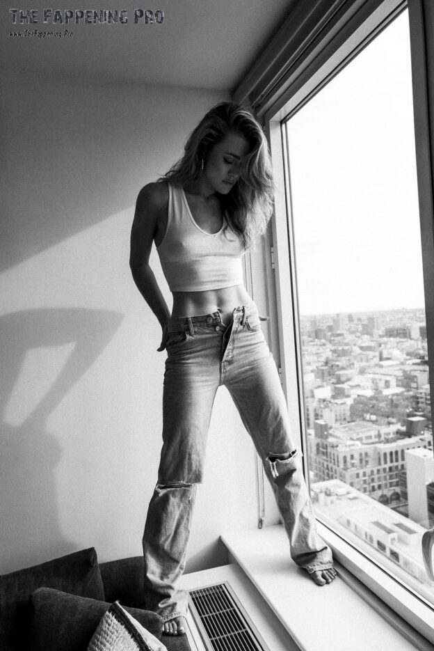 Melissa Roxburgh Tits Exposed