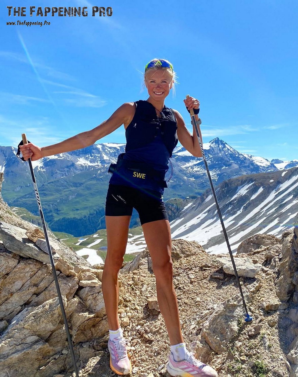 Frida Karlsson Leggy