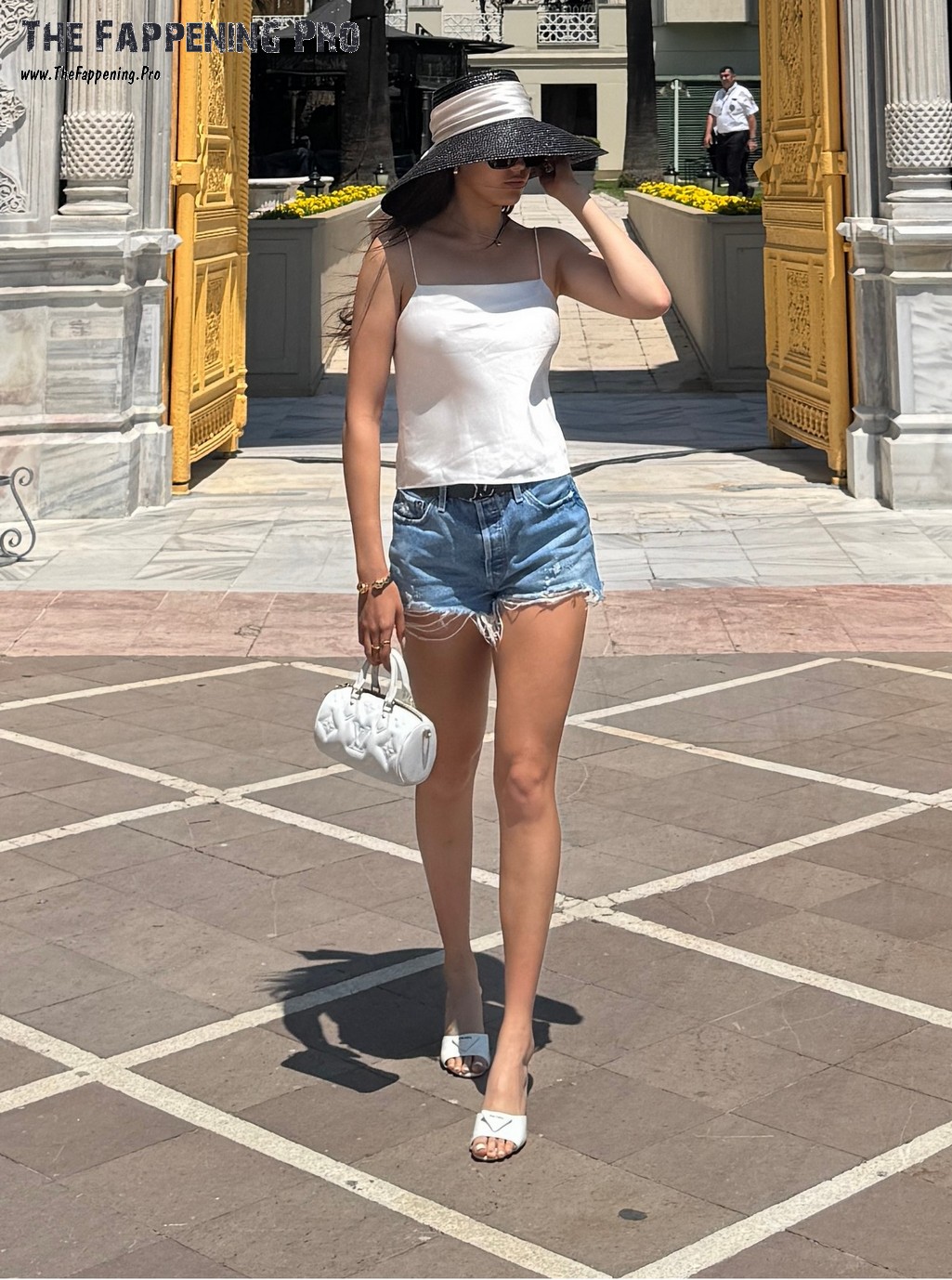 Eileen Gu Sexy Long Legs In High Hills