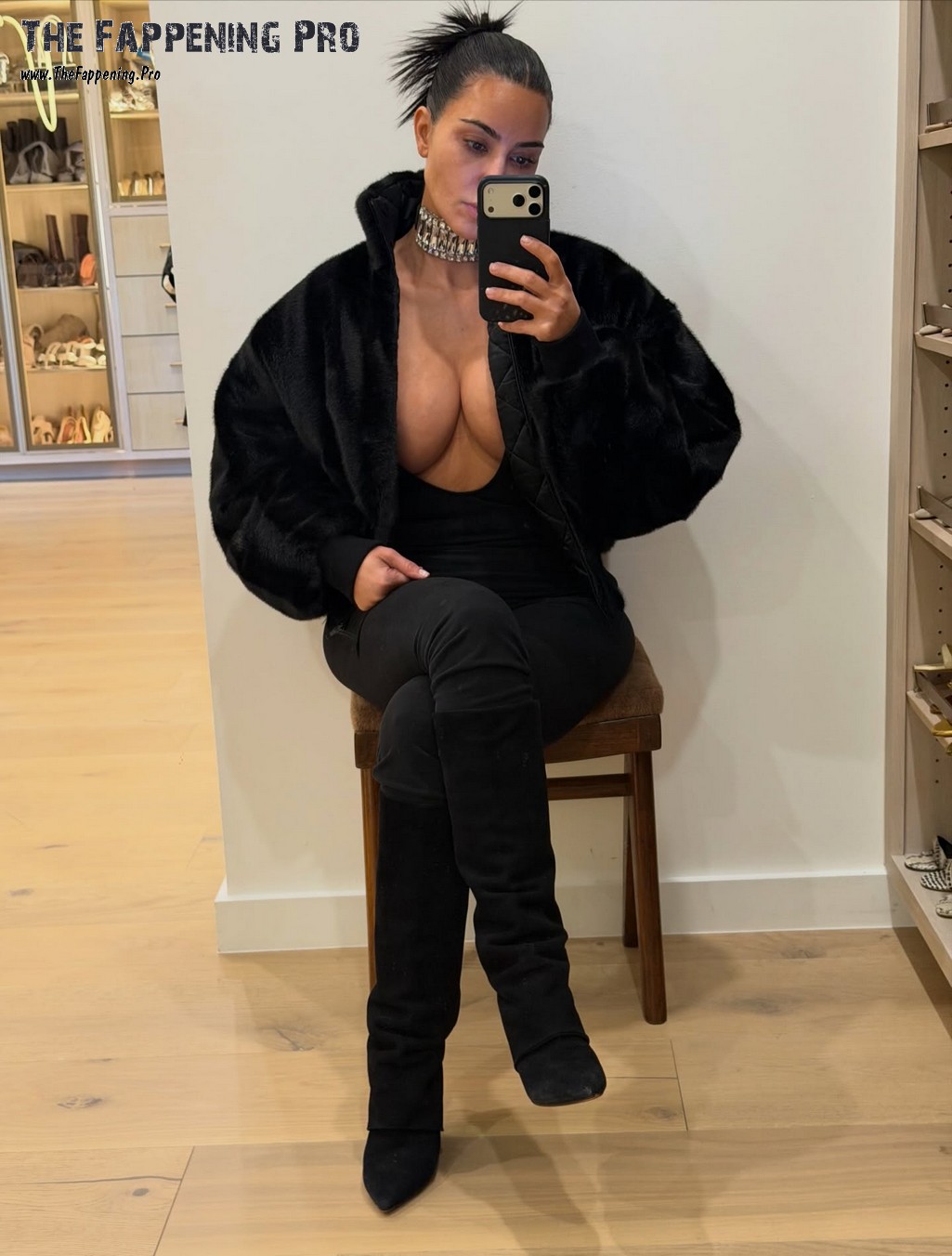 Kim Kardashian Deep Cleavage Tits