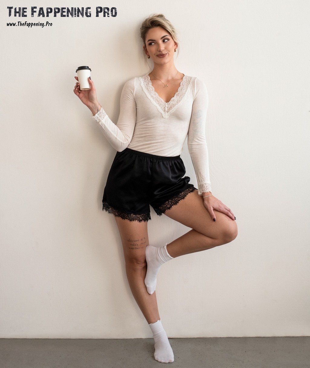 Martina Tresnakova Leggy