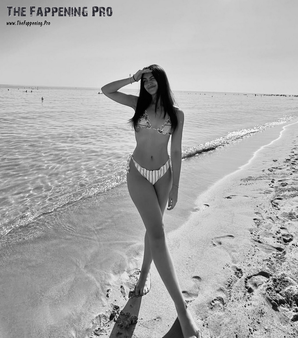 Chiara Giannuzzi Sexy In Bikini